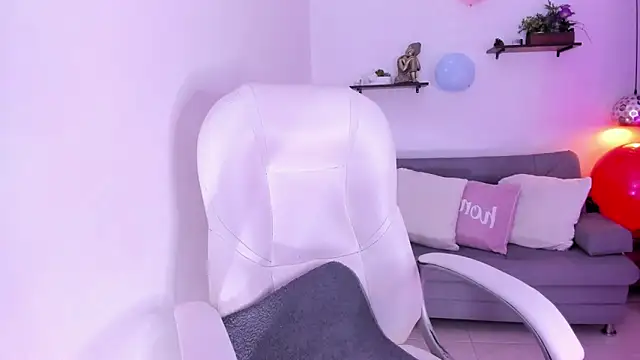 yenny garcia online show from November 6, 6:58 pm