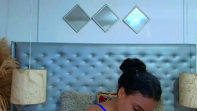 EileenBenzon online show from October 20, 1:47 pm