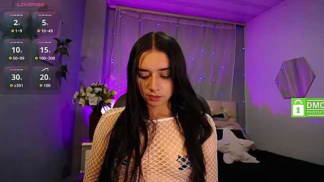 Snapshot of Kylie_golden chatting on September 29, 12:43 pm Kylie golden online show from September 29, 12:43 pm