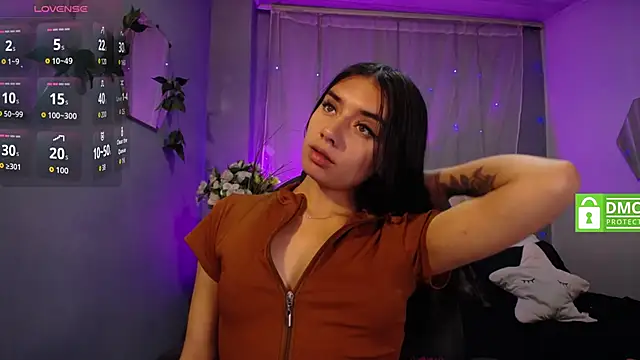 Snapshot of Kylie_golden chatting on September 30, 12:44 pm Kylie golden online show from September 30, 12:44 pm