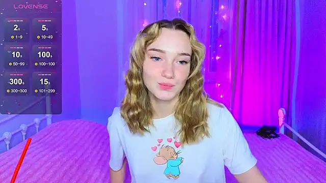 Wild Sophie  online show from January 10, 3:28 pm