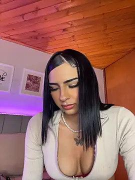 Hilary pinkk online show from May 13, 1:44 am