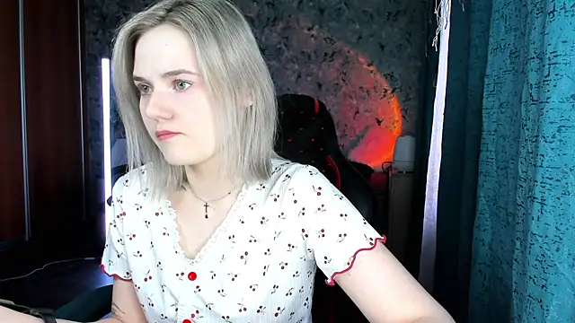 Your small bunny online show from May 12, 2:09 am