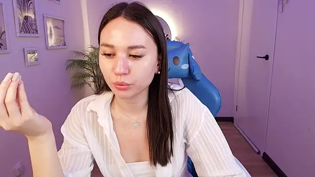 margeriTirell online show from May 1, 2:48 am