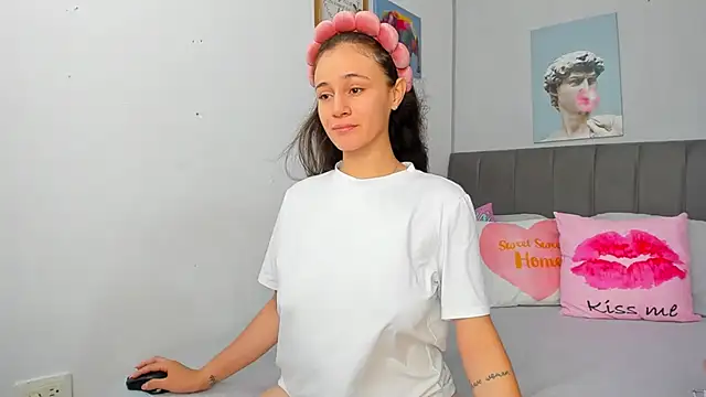 naughtyloverss online show from May 12, 2:13 pm