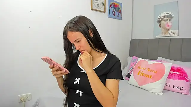 naughtyloverss online show from May 13, 2:56 pm