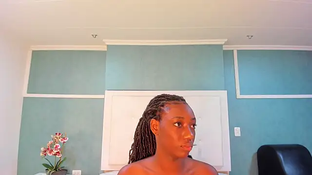 Snapshot of Khenta_Michells chatting on September 20, 10:46 am Khenta Michells online show from September 20, 10:46 am