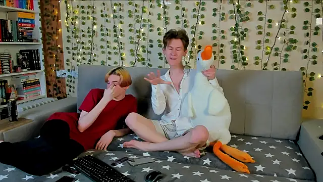 AndrewwCarter2 online show from March 11, 8:33 pm