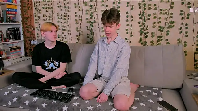 AndrewwCarter2 online show from March 26, 8:21 pm