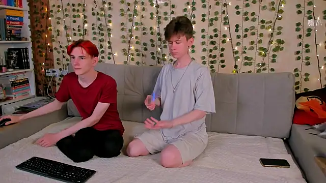 AndrewwCarter2 online show from April 2, 8:17 pm