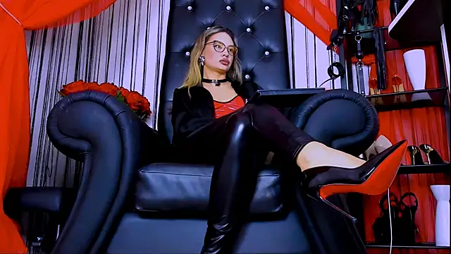 JaneWyatt online show from May 17, 11:09 am