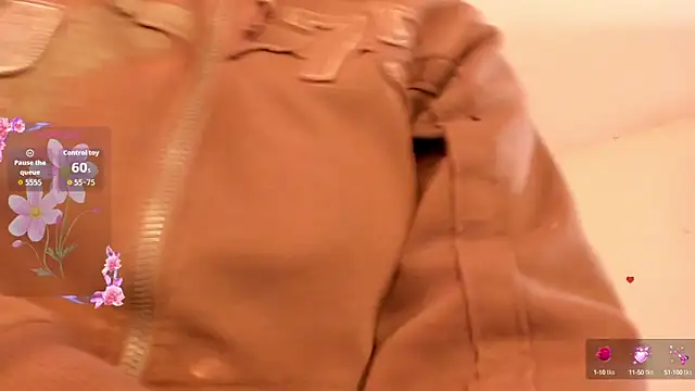 Miss oliviaa online show from October 15, 2:41 pm