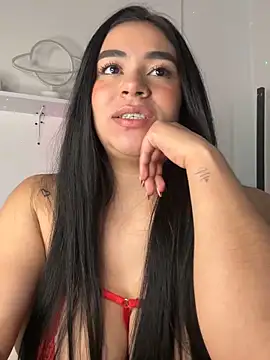 kristynmassey online show from March 5, 9:10 pm