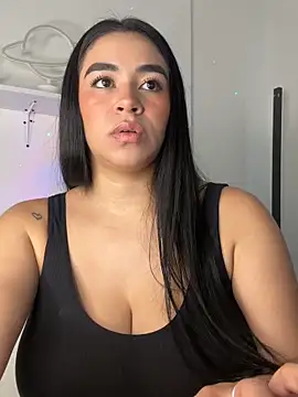 kristynmassey online show from March 10, 8:13 pm