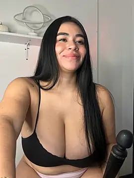 kristynmassey online show from February 26, 9:14 pm