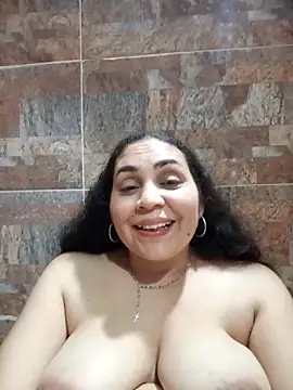 Snapshot of MirandaSoto chatting on October 2, 4:06 am MirandaSoto online show from October 2, 4:06 am
