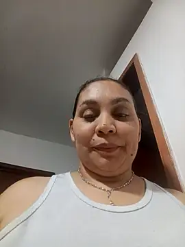 Snapshot of MirandaSoto chatting on September 18, 4:11 am MirandaSoto online show from September 18, 4:11 am