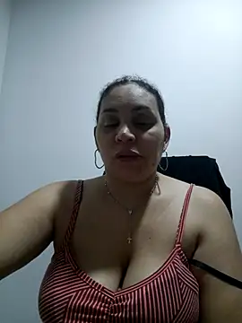 Snapshot of MirandaSoto chatting on September 12, 4:13 am MirandaSoto online show from September 12, 4:13 am