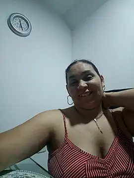 Snapshot of MirandaSoto chatting on September 13, 4:20 am MirandaSoto online show from September 13, 4:20 am