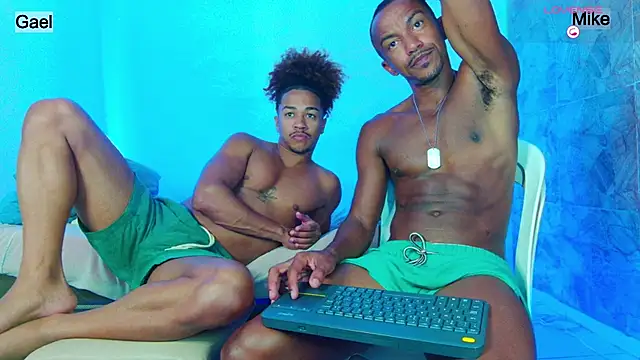 Itsmikenoir online show from October 6, 3:07 pm