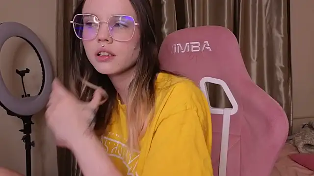 HanaMitsuri online show from April 2, 3:37 am