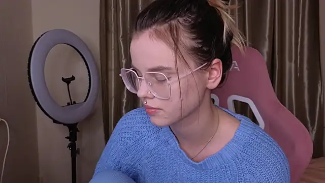 HanaMitsuri online show from April 4, 5:23 pm