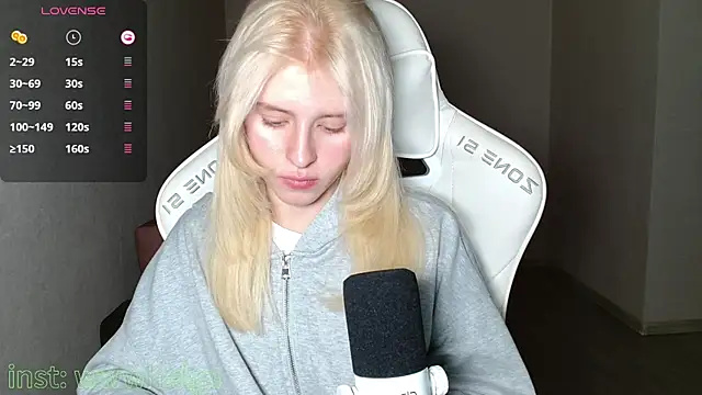 LizaKisses online show from October 15, 2:41 pm