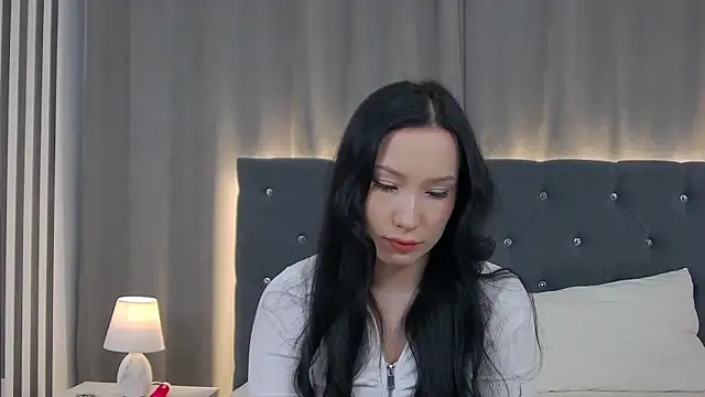 LeilaLow online show from January 10, 12:10 pm