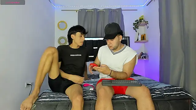 VALERIO AND DORIAN online show from March 22, 1:55 am