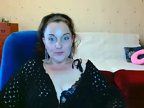 Alice3694 online show from May 12, 5:26 am
