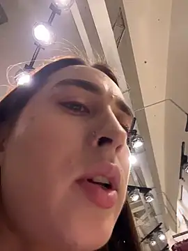 Holly Play online show from November 5, 1:27 pm