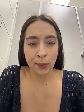 Holly Play online show from May 8, 10:18 am