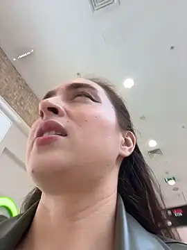 Holly Play online show from October 6, 10:10 am