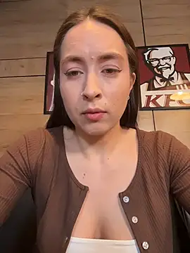 Holly Play online show from April 28, 12:09 pm