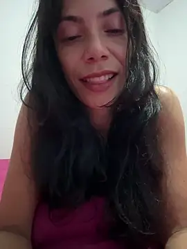 Rainha Travessa online show from March 19, 6:18 am