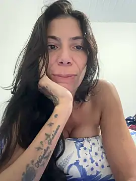 Rainha Travessa online show from March 7, 7:37 am