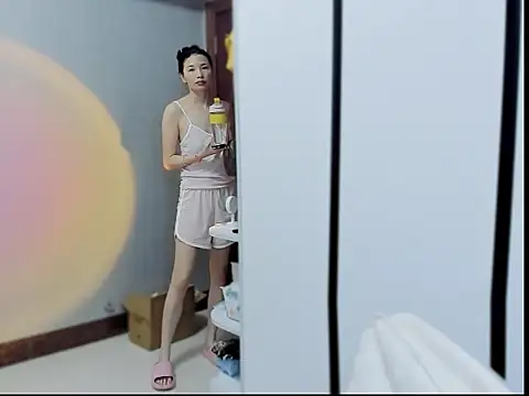 LaLaLiang online show from October 8, 4:22 pm