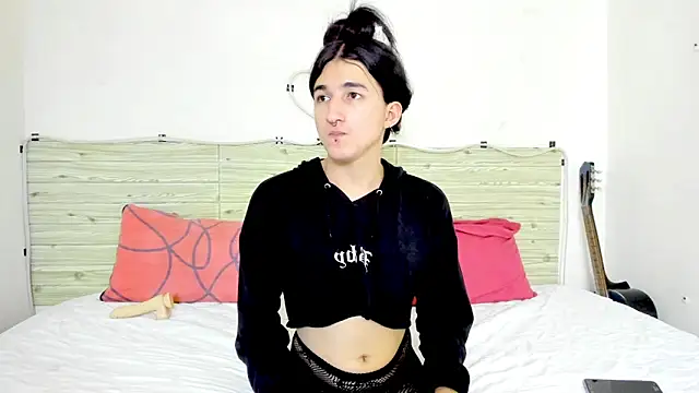 Evil Queen13 online show from April 4, 9:57 pm