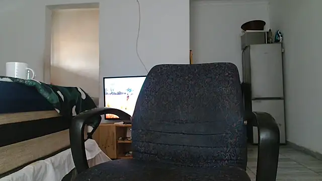 Hugetittiesxx2 online show from October 26, 5:25 am