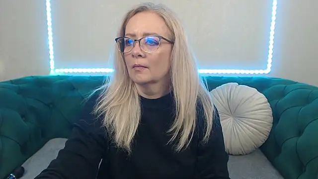 IvanaCharm online show from May 19, 3:13 am