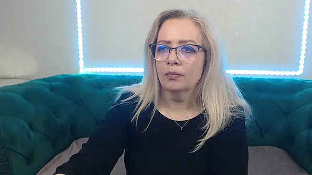 IvanaCharm online show from May 12, 3:26 am