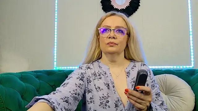 IvanaCharm online show from May 28, 3:26 am