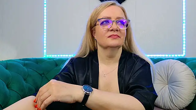 IvanaCharm online show from May 30, 3:59 am
