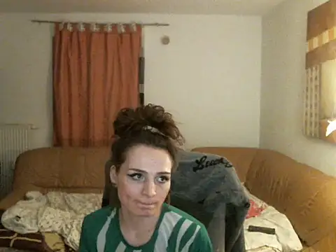 ludovika09 online show from July 20, 9:59 pm