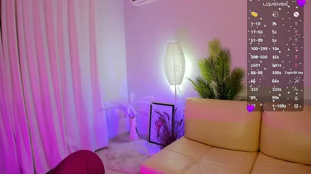 Miss Elia online show from May 23, 4:49 pm