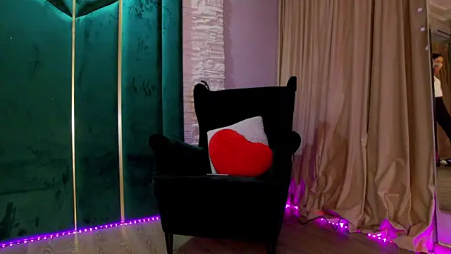 FeetVibe online show from May 21, 4:54 am