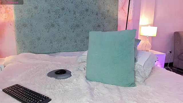 Snapshot of amandaaJones_ chatting on October 20, 7:50 pm amandaaJones online show from October 20, 7:50 pm