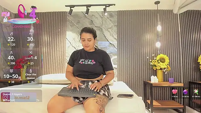 julietha taylor online show from May 2, 2:37 am