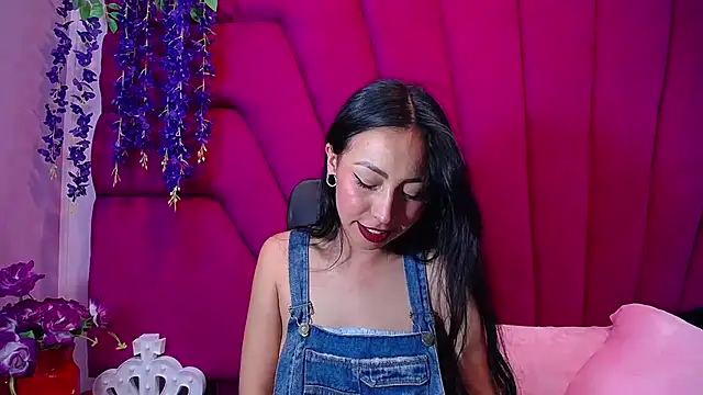 nathalia pink online show from November 4, 9:20 pm