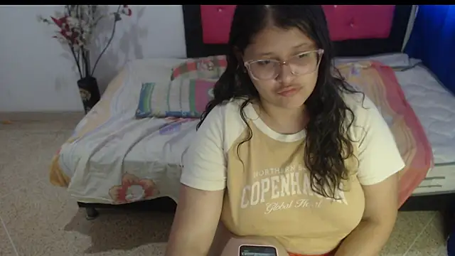 Snapshot of angel_barbie_1 chatting on September 25, 3:44 pm angel barbie 1 online show from September 25, 3:44 pm